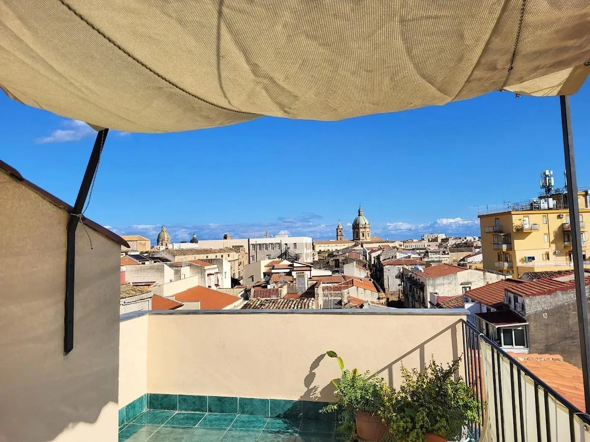 In Torre Palazzo Orioles Apartment Palermo Italy